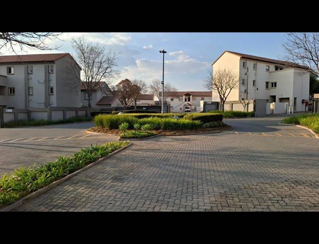 2 BEDROOM APARTMENT FOR SALE IN COUNTRY VIEW